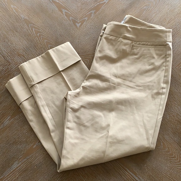 CHICO’S Cropped Rolled Up Kaki Pants 1=8 - Picture 8 of 8